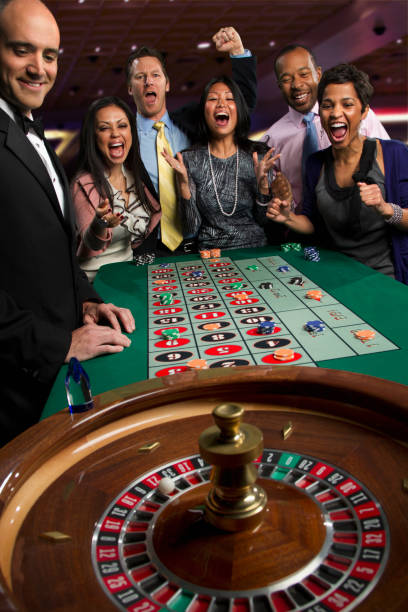 Professional dealer at elangwin slot Diamond Empire table