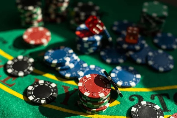 Live chat interface at elangwin slot Diamond Empire